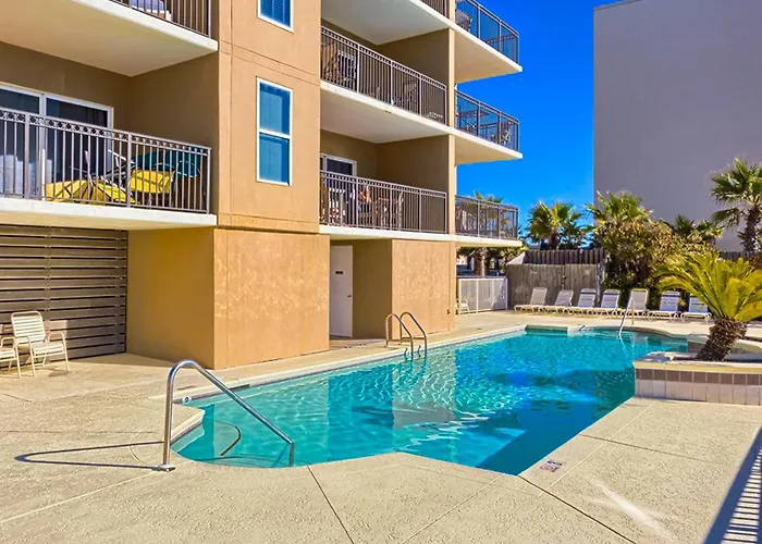 Apartment Legacy 502 *